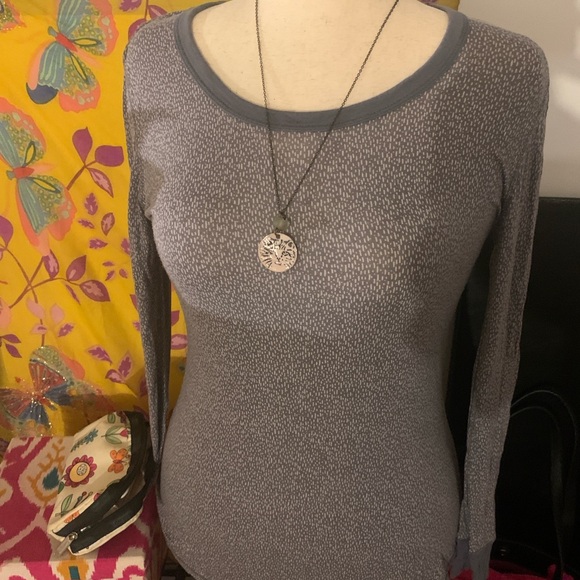 Cuddl Duds Tops - Cuddl Duds Women's Patterned Gray Long Sleeve Top